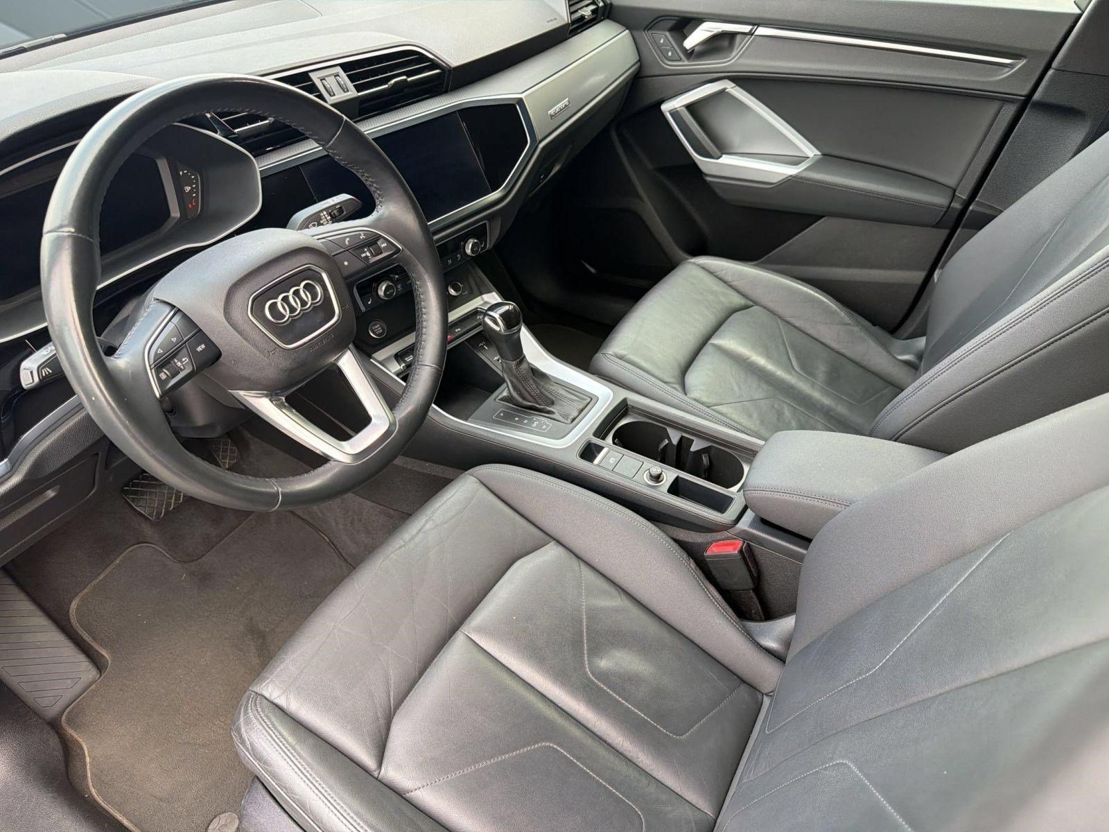Used 2020 Audi Q3 2.0T Premium w/ Convenience Package AWD/4WD image 4