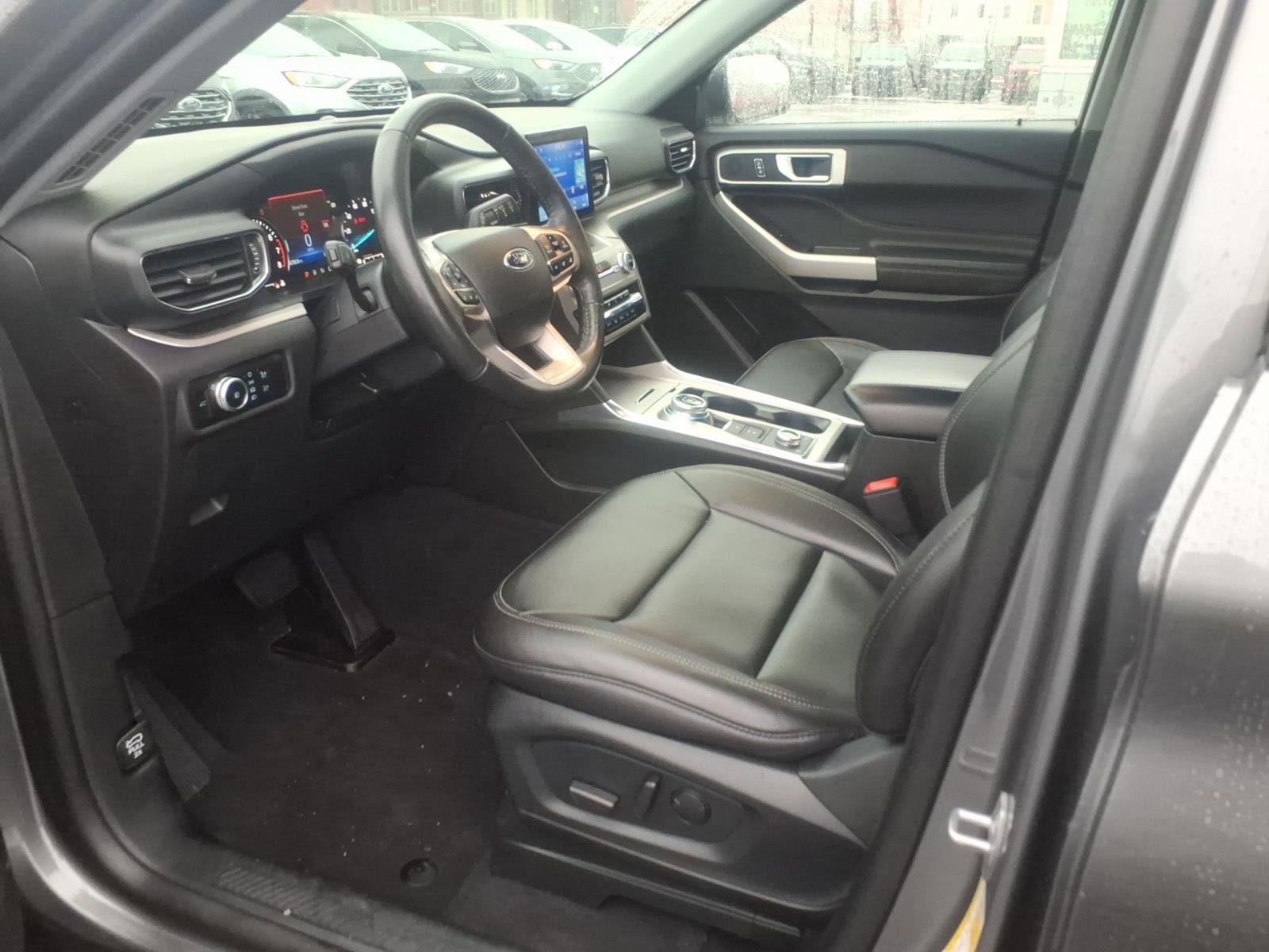 Certified 2023 Ford Explorer XLT w/ Equipment Group 202A image 13