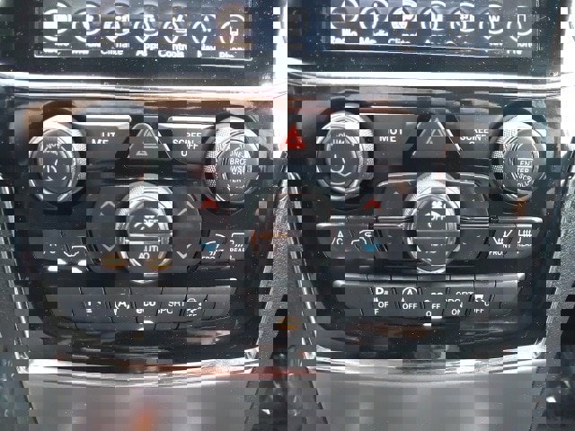 Used 2019 Jeep Grand Cherokee Laredo image 22