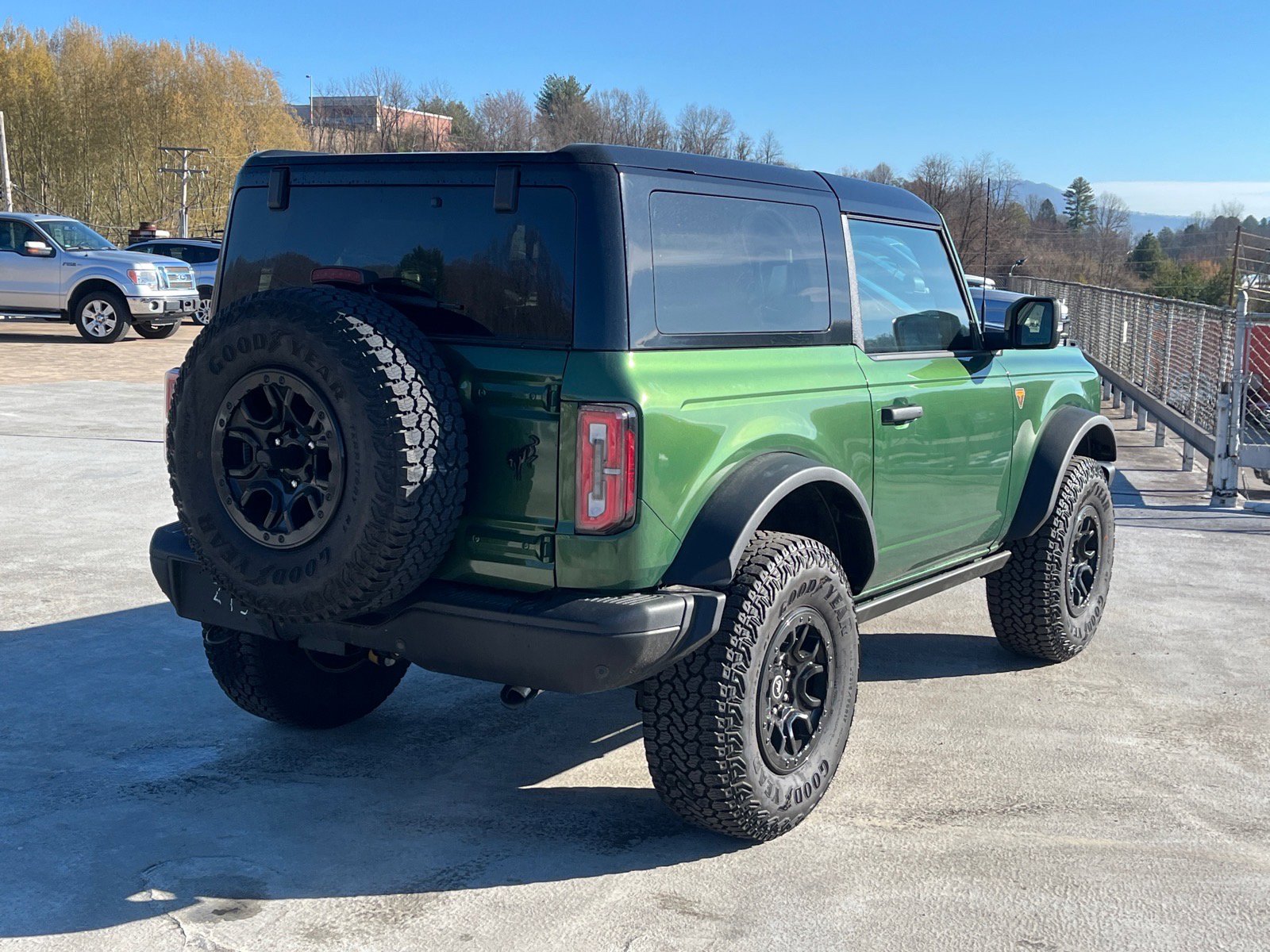 Certified 2025 Ford Bronco Badlands AWD/4WD image 3