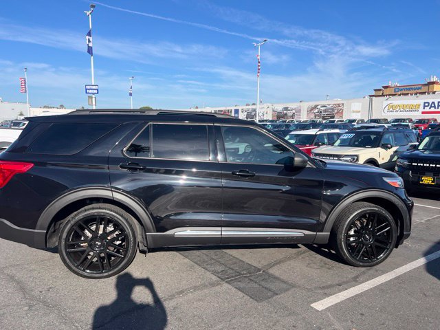 Certified 2020 Ford Explorer XLT w/ Comfort Package AWD/4WD image 10