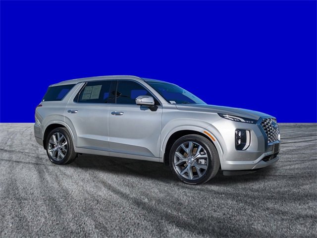 Used 2022 Hyundai Palisade Limited w/ Winter Package image 2