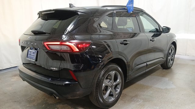 Certified 2023 Ford Escape ST-Line AWD/4WD image 3