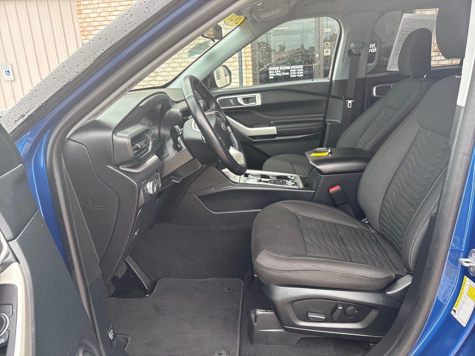 Certified 2021 Ford Explorer XLT AWD/4WD image 3