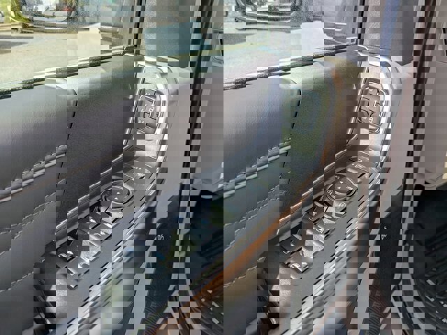 Certified 2025 Ford F350 Platinum w/ Platinum Plus Package image 14