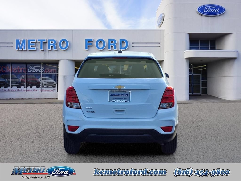 Used 2020 Chevrolet Trax LS FWD image 4