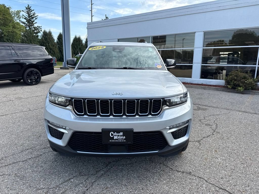 Used 2025 Jeep Grand Cherokee Limited w/ MOPAR Finishing Package AWD/4WD image 8