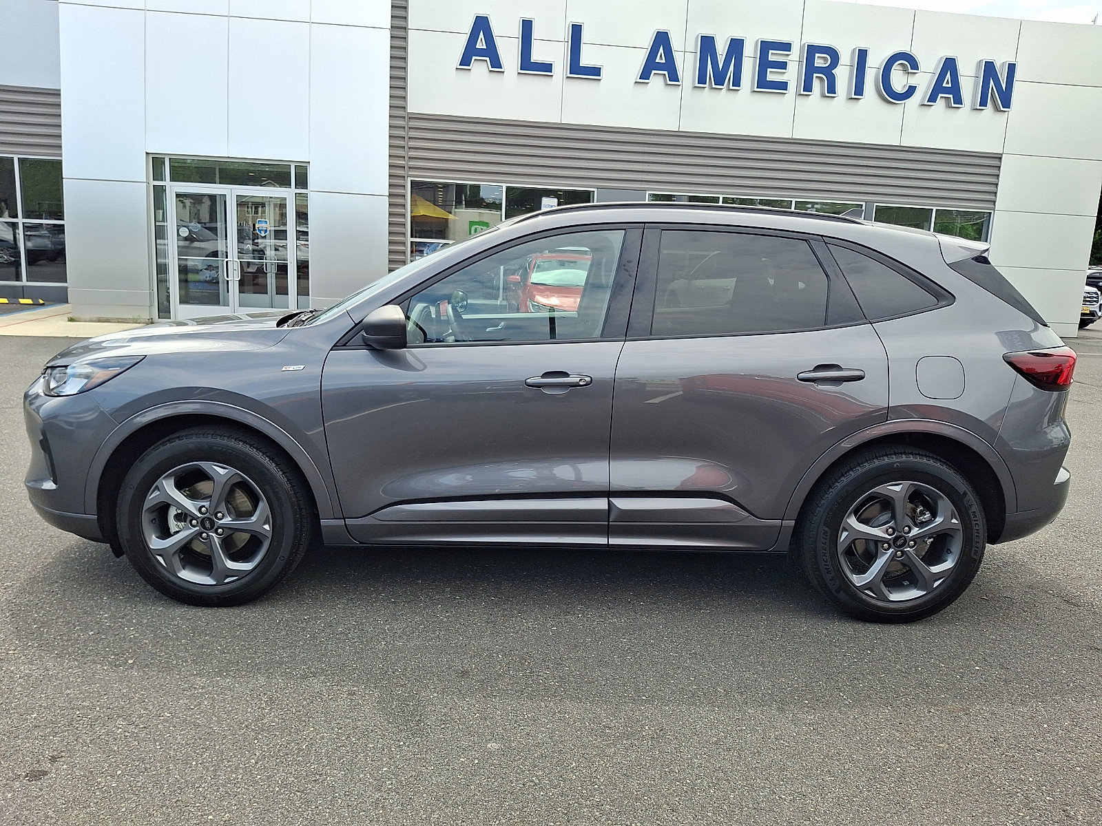 Certified 2023 Ford Escape ST-Line w/ Tech Pack #1 AWD/4WD image 6
