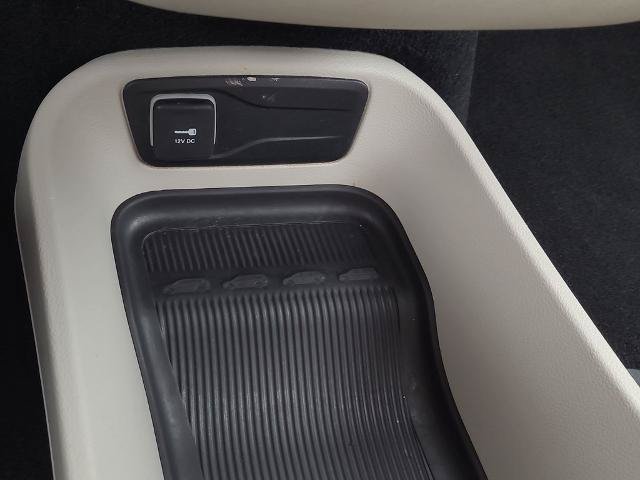 Used 2023 Chrysler Pacifica Touring-L FWD image 25