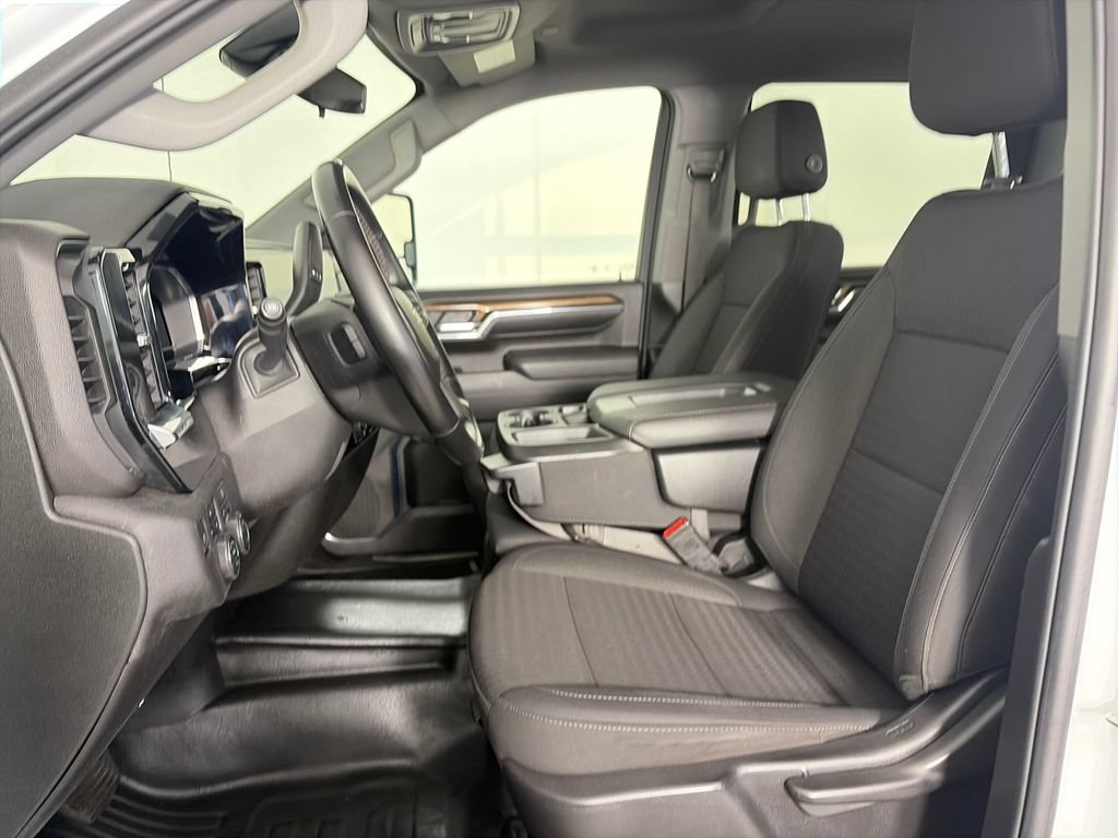 Used 2024 Chevrolet Silverado 3500 LT AWD/4WD image 11