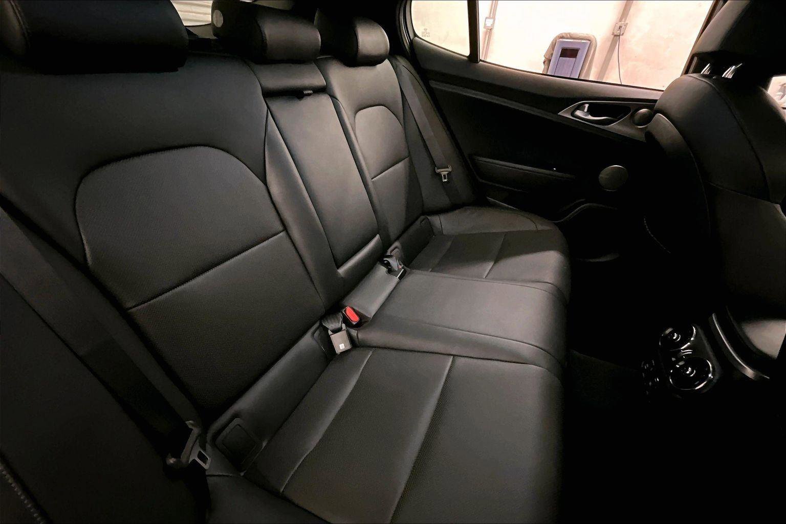 Used 2019 Kia Stinger GT1 image 26