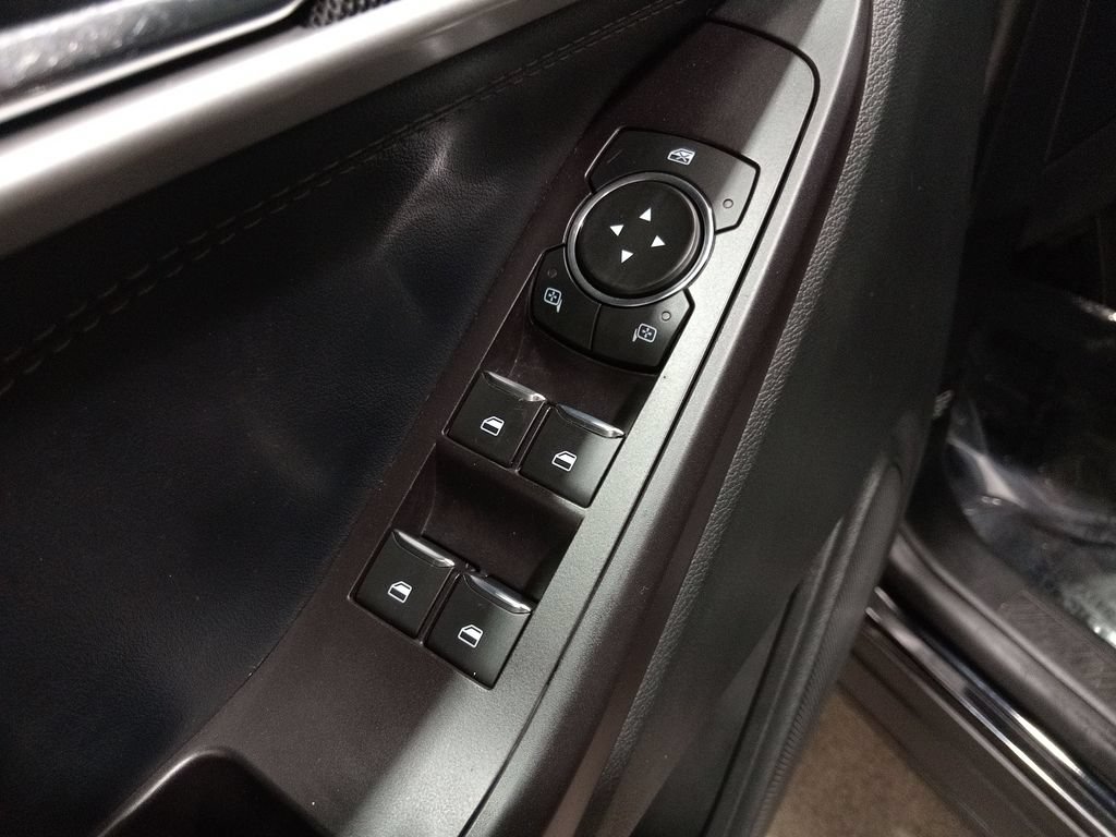 Certified 2020 Ford Explorer XLT w/ Equipment Group 202A AWD/4WD image 19