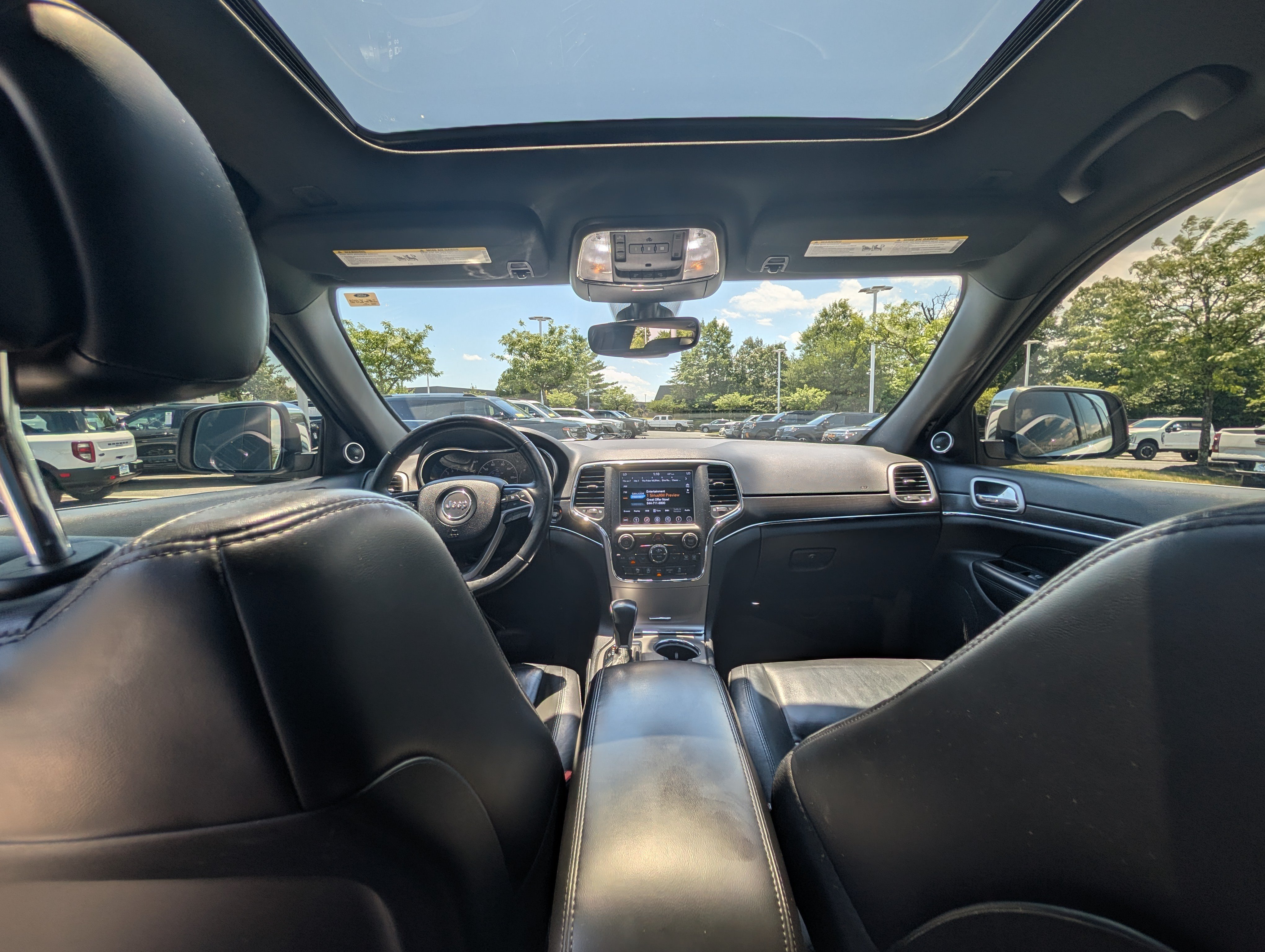 Used 2018 Jeep Grand Cherokee Limited AWD/4WD image 16