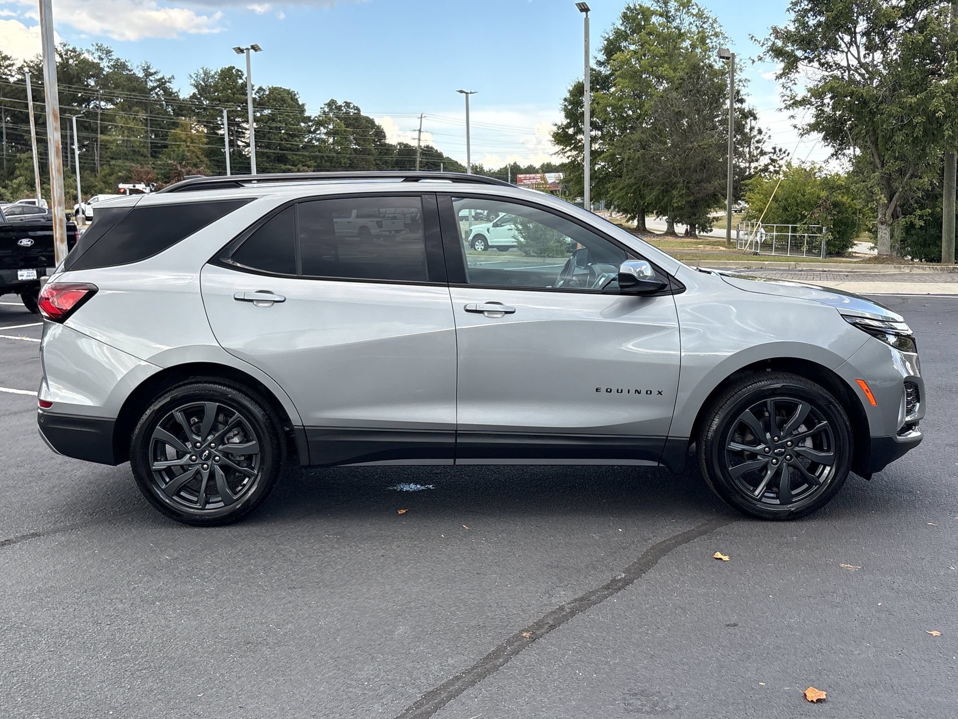 Used 2024 Chevrolet Equinox RS w/ LPO, Floor Liner Package FWD image 26
