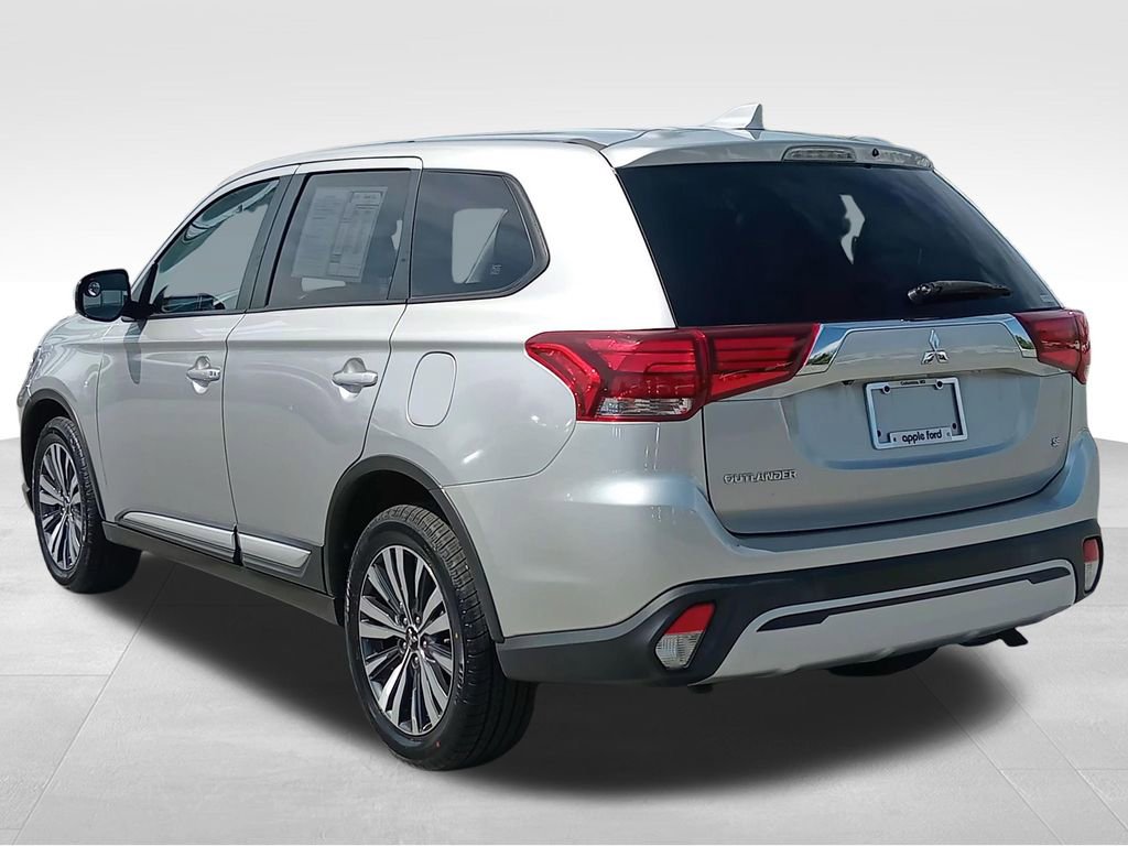 Used 2020 Mitsubishi Outlander SE AWD/4WD image 6