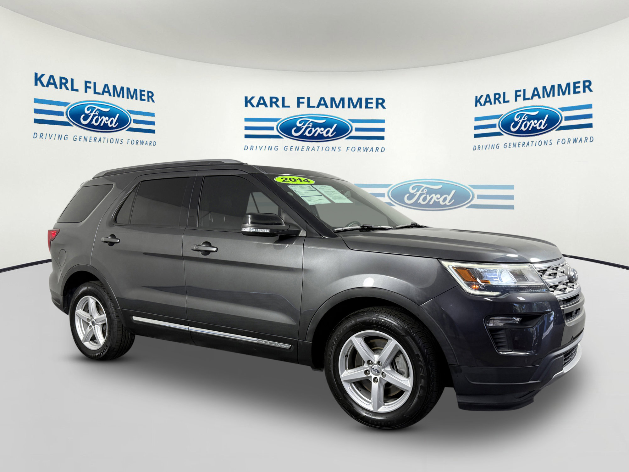 Certified 2018 Ford Explorer XLT w/ Equipment Group 202A image 1