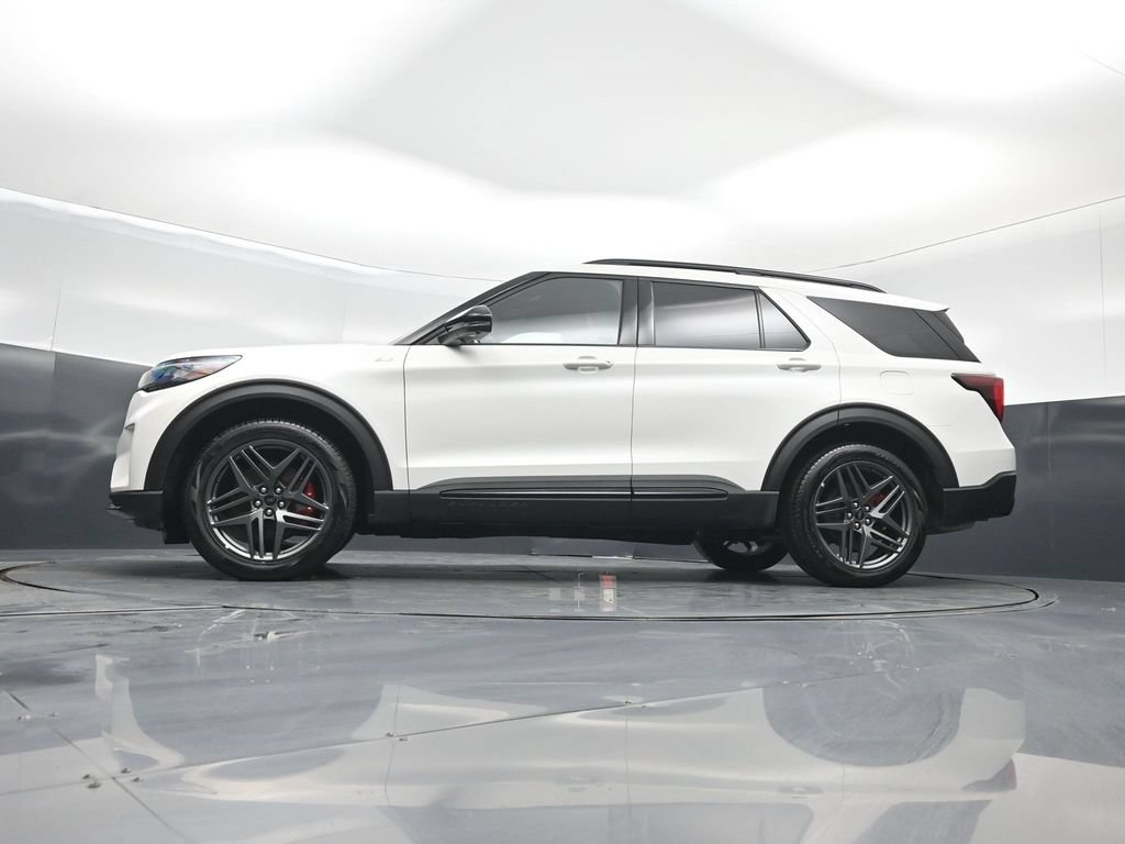 Certified 2025 Ford Explorer ST-Line w/ ST-Line Street Pack AWD/4WD image 48