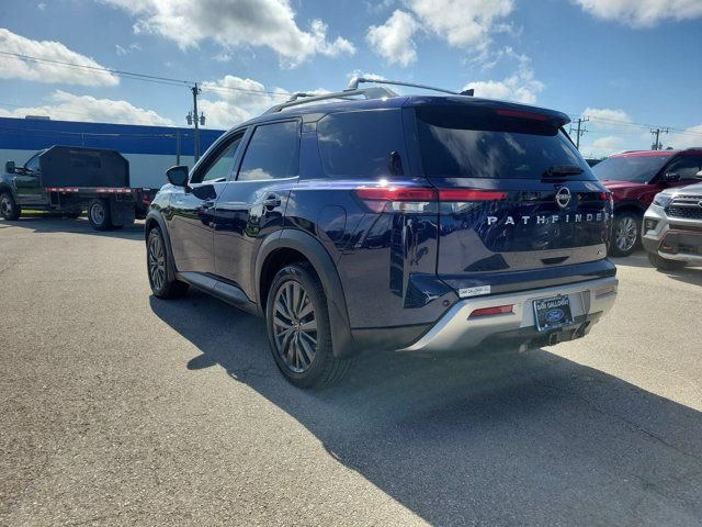 Used 2022 Nissan Pathfinder SL w/ SL Premium Package FWD image 4