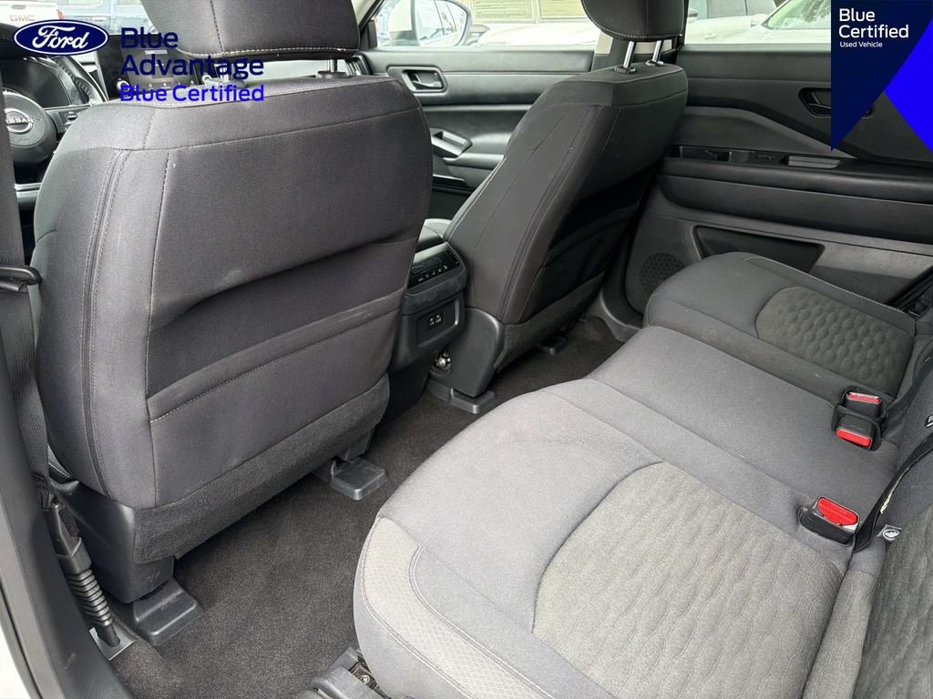 Used 2024 Nissan Pathfinder SV FWD image 12
