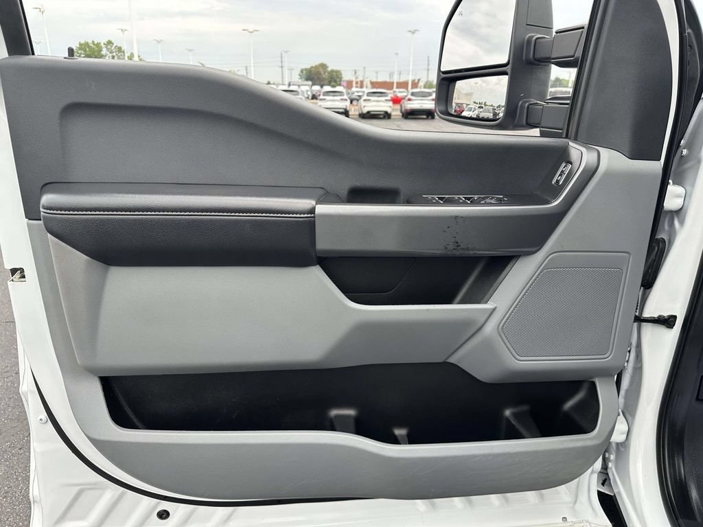 Certified 2025 Ford F250 4x4 Crew Cab Super Duty image 9