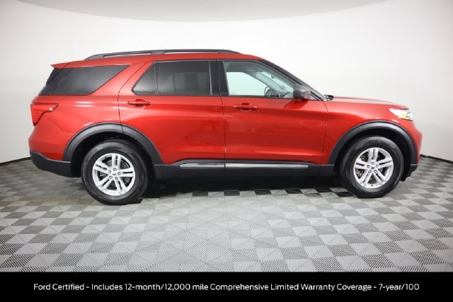 Certified 2024 Ford Explorer XLT w/ Equipment Group 202A AWD/4WD image 3