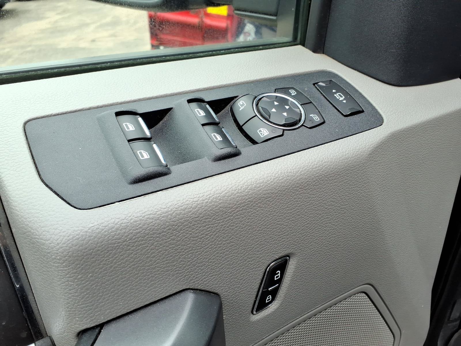 Certified 2019 Ford F350 XLT w/ XLT Premium Package AWD/4WD image 15