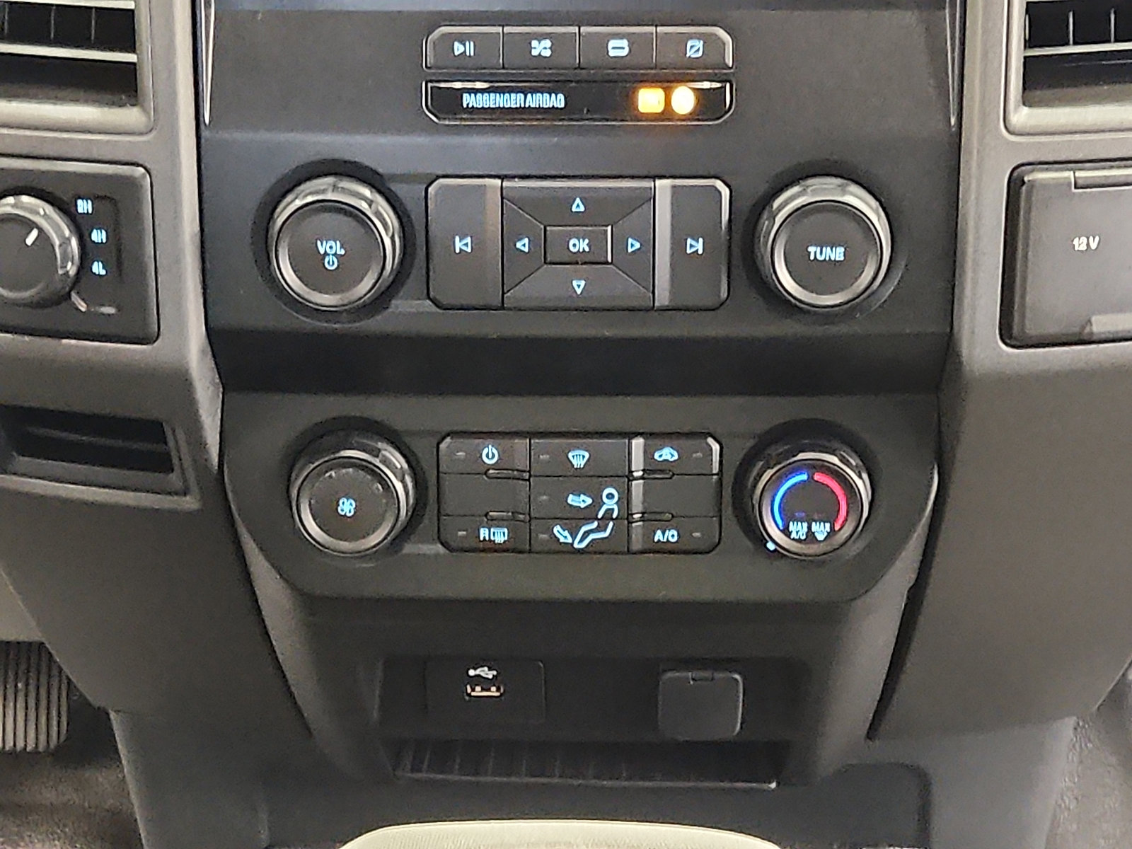 Certified 2022 Ford F250 XL w/ STX Appearance Package image 18