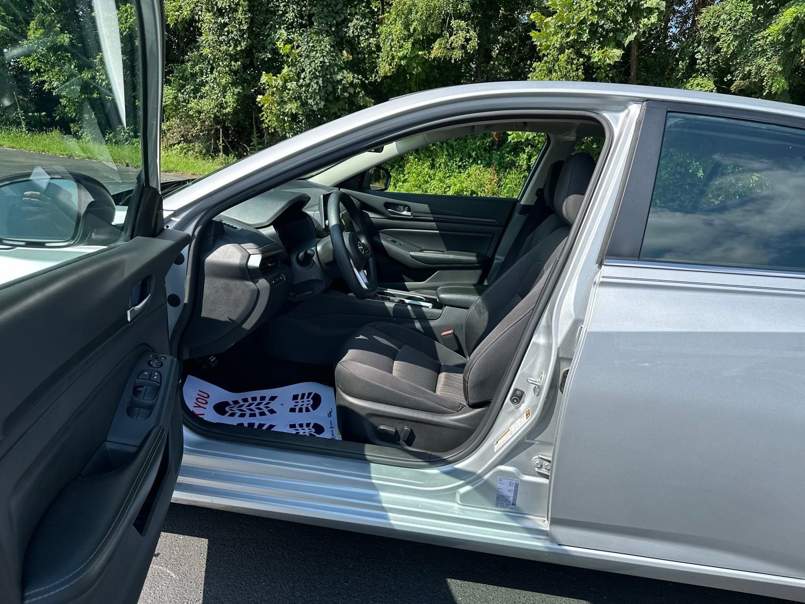 Used 2024 Nissan Altima 2.5 SV image 11