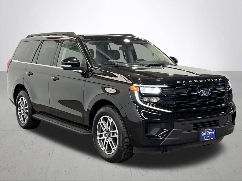 Certified 2025 Ford Expedition Active AWD/4WD image 9