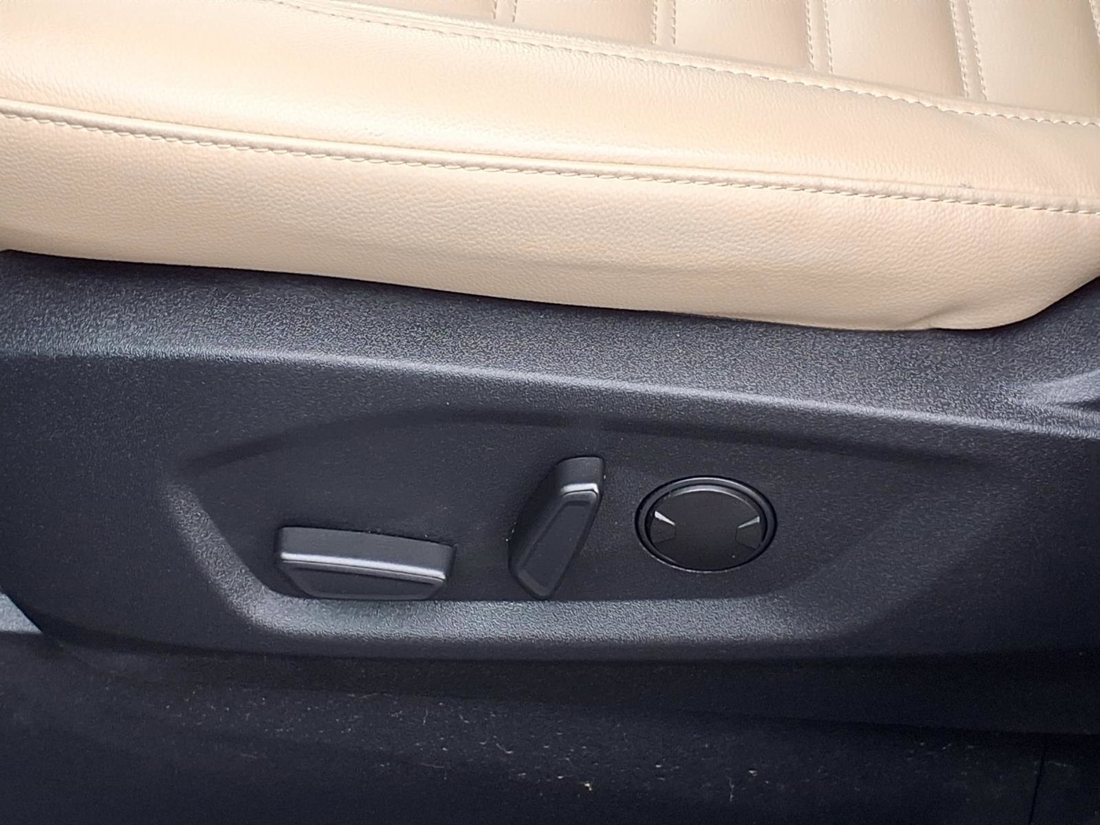 Certified 2024 Ford Edge SEL w/ Convenience Package image 4