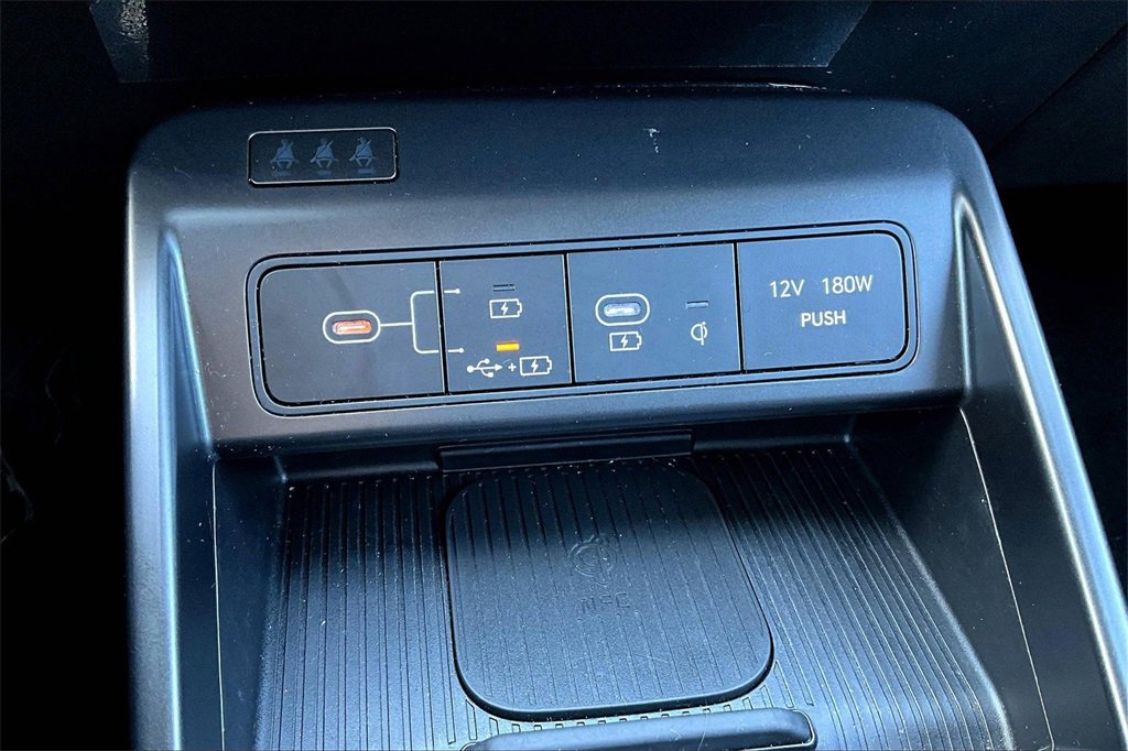 Used 2024 Hyundai Kona Limited image 27