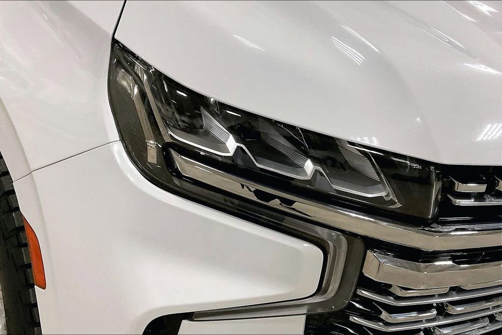 Used 2023 Chevrolet Suburban Premier image 27