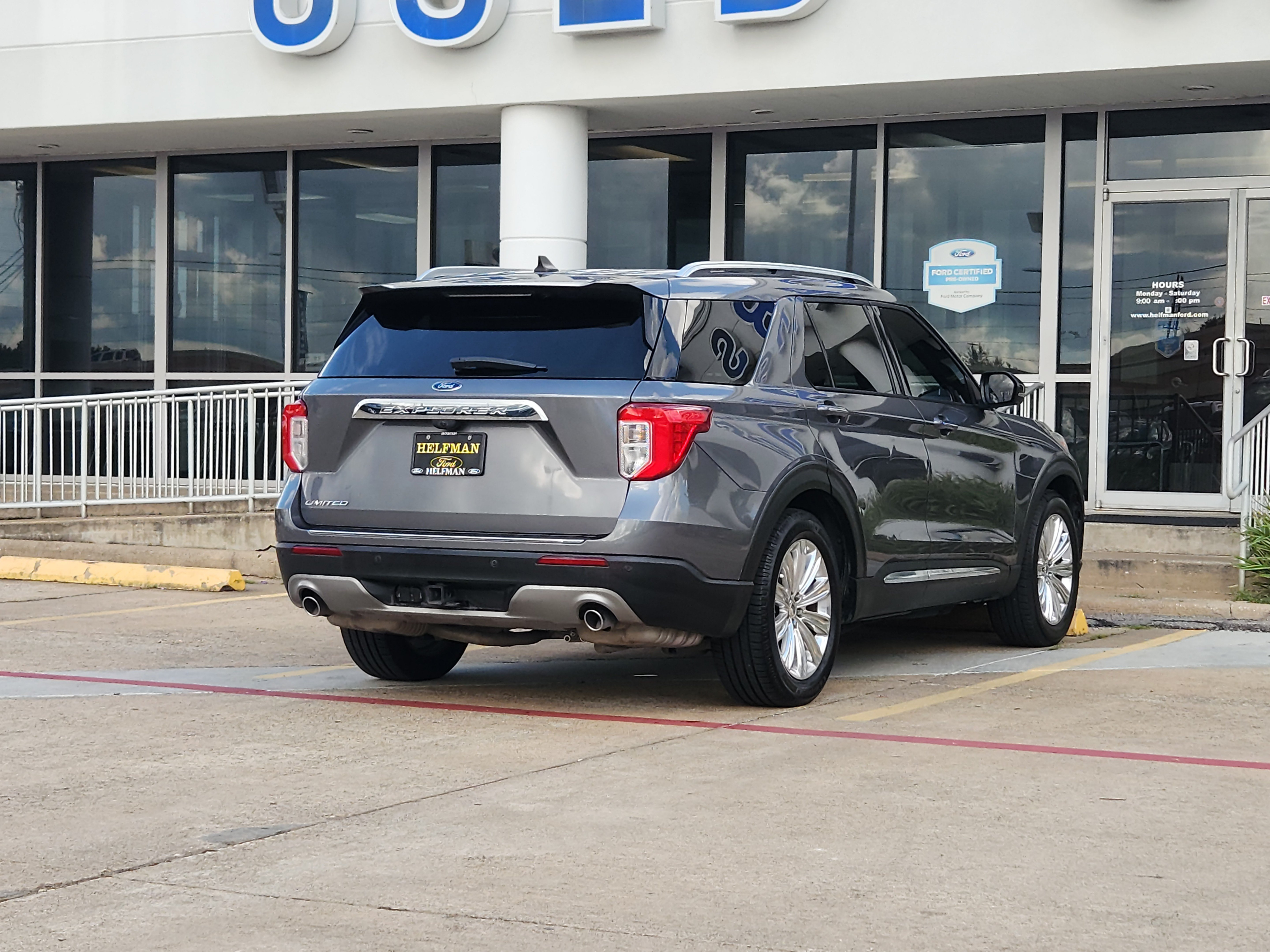 Certified 2021 Ford Explorer Limited w/ Equipment Group 301A RWD image 3