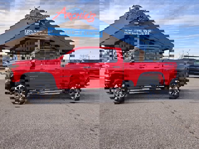 Used 2024 Chevrolet Silverado 2500 Custom w/ Custom Value Package image 5