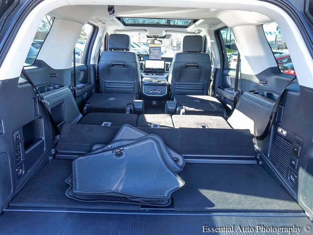 Certified 2025 Ford Expedition Active AWD/4WD image 25