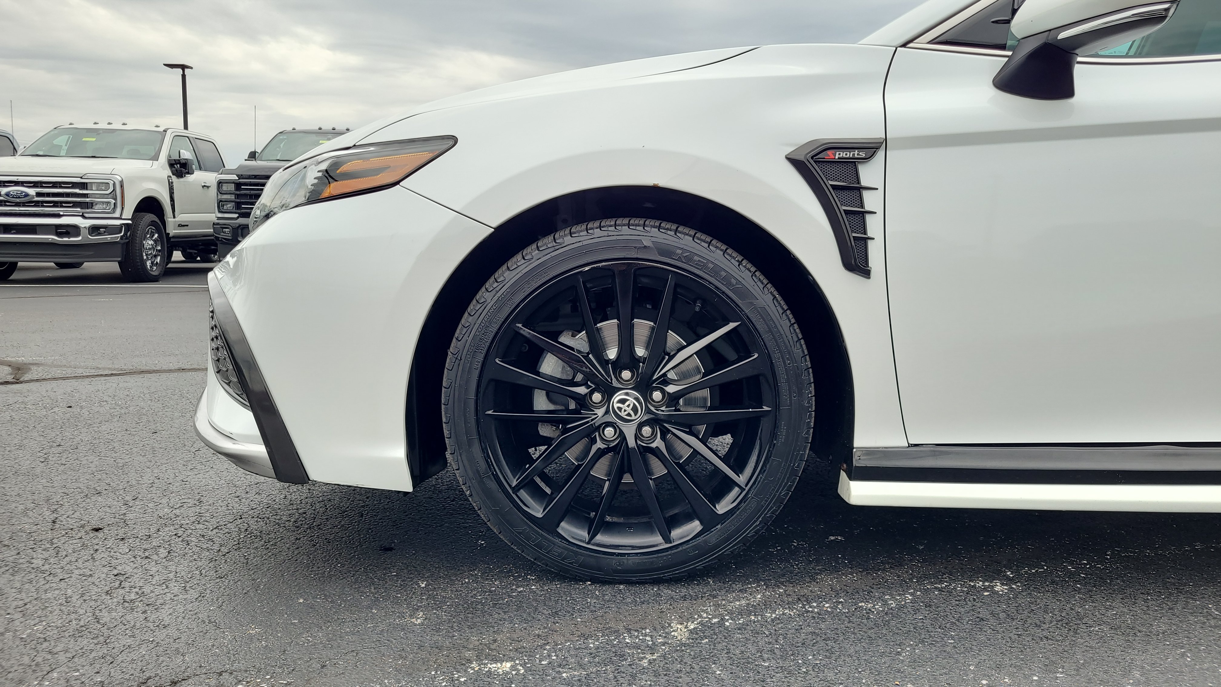 Used 2022 Toyota Camry XSE FWD image 10