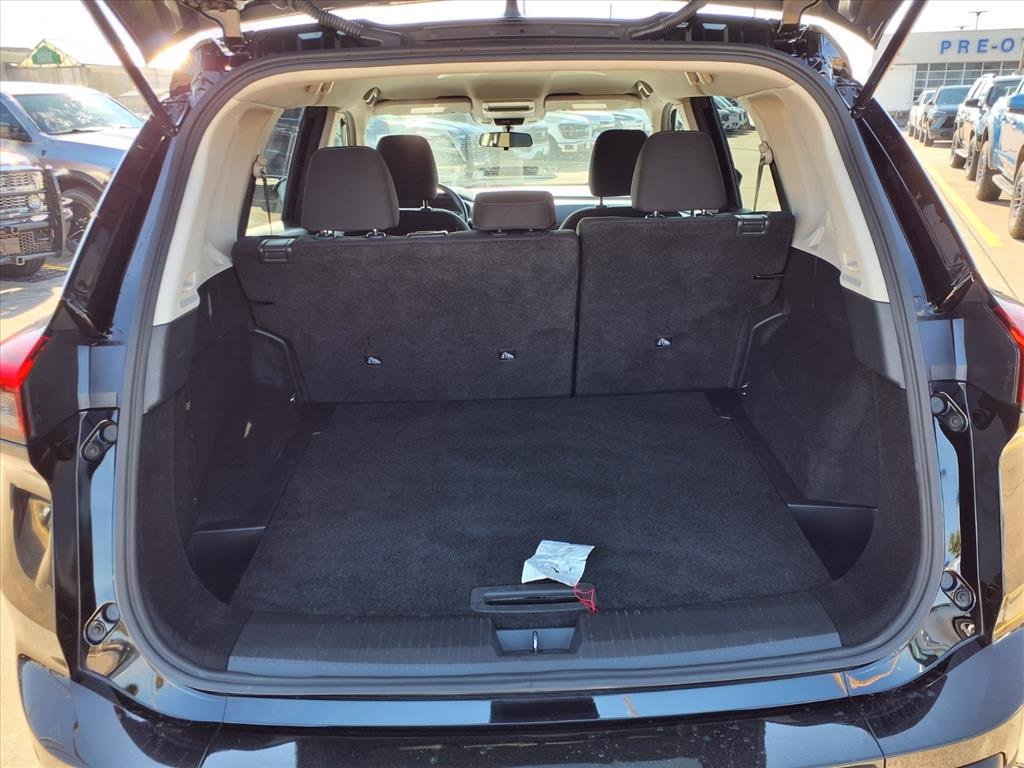 Used 2024 Nissan Rogue S image 29