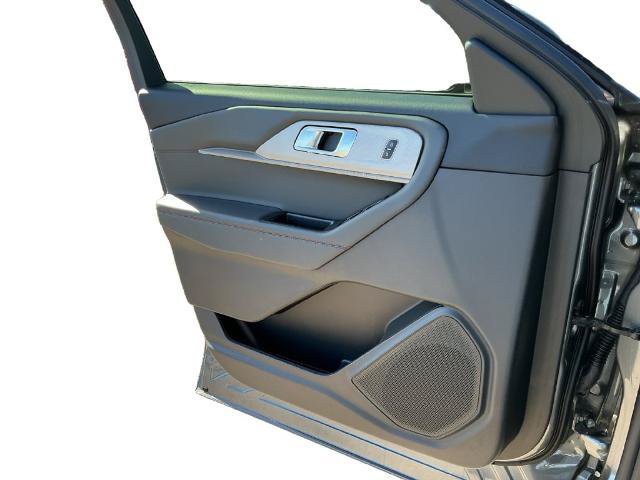 Certified 2025 Ford Explorer Active RWD image 24
