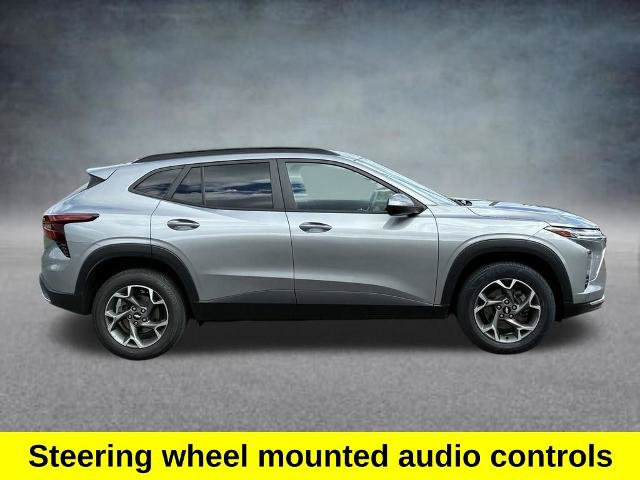 Used 2024 Chevrolet Trax LT FWD image 7