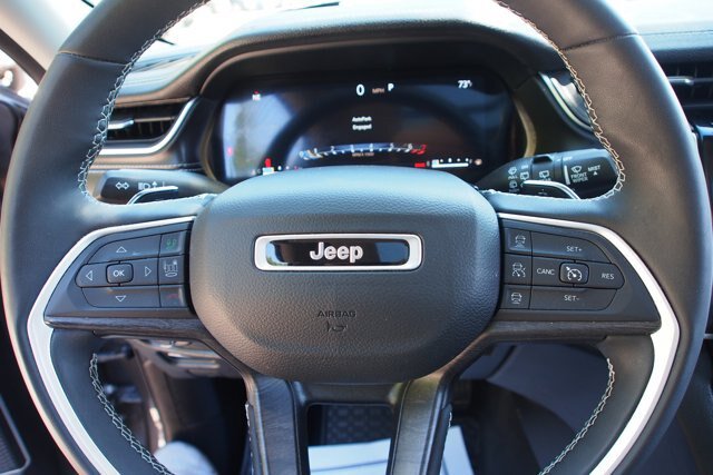 Used 2024 Jeep Grand Cherokee L Limited w/ Black Appearance Package AWD/4WD image 26