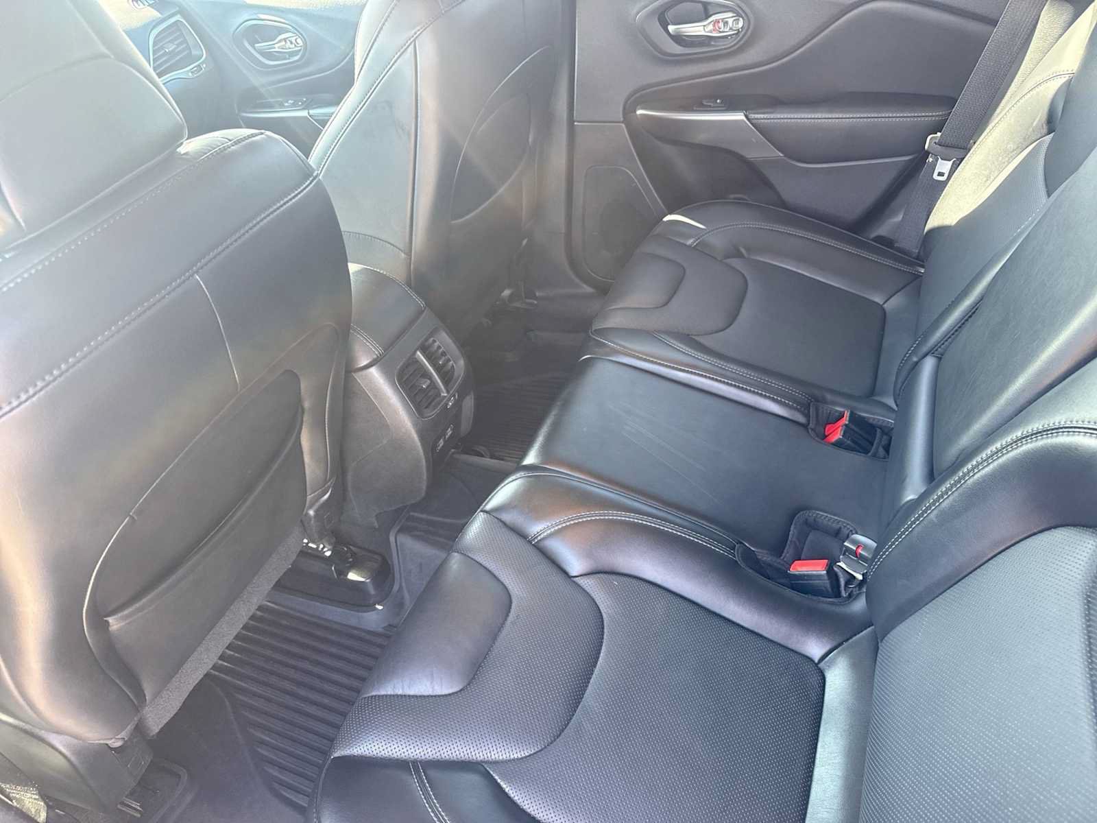 Used 2021 Jeep Cherokee Latitude Lux AWD/4WD image 18