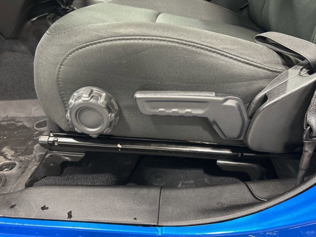 Used 2023 Jeep Gladiator Willys image 11