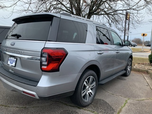 Certified 2024 Ford Expedition Limited image 3