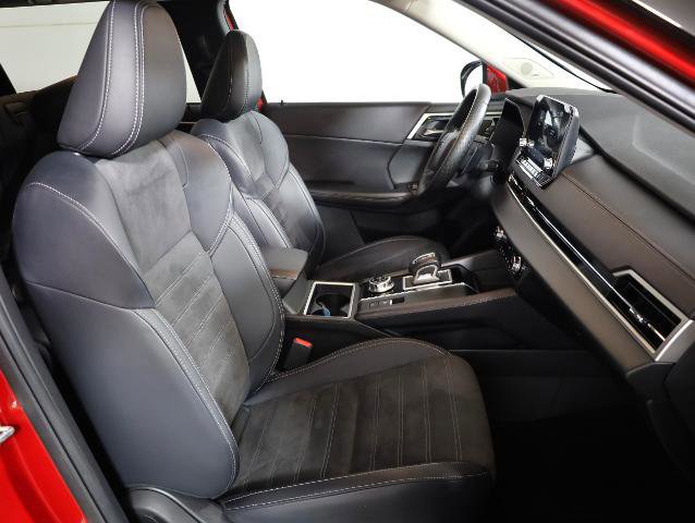 Used 2023 Mitsubishi Outlander SE image 9