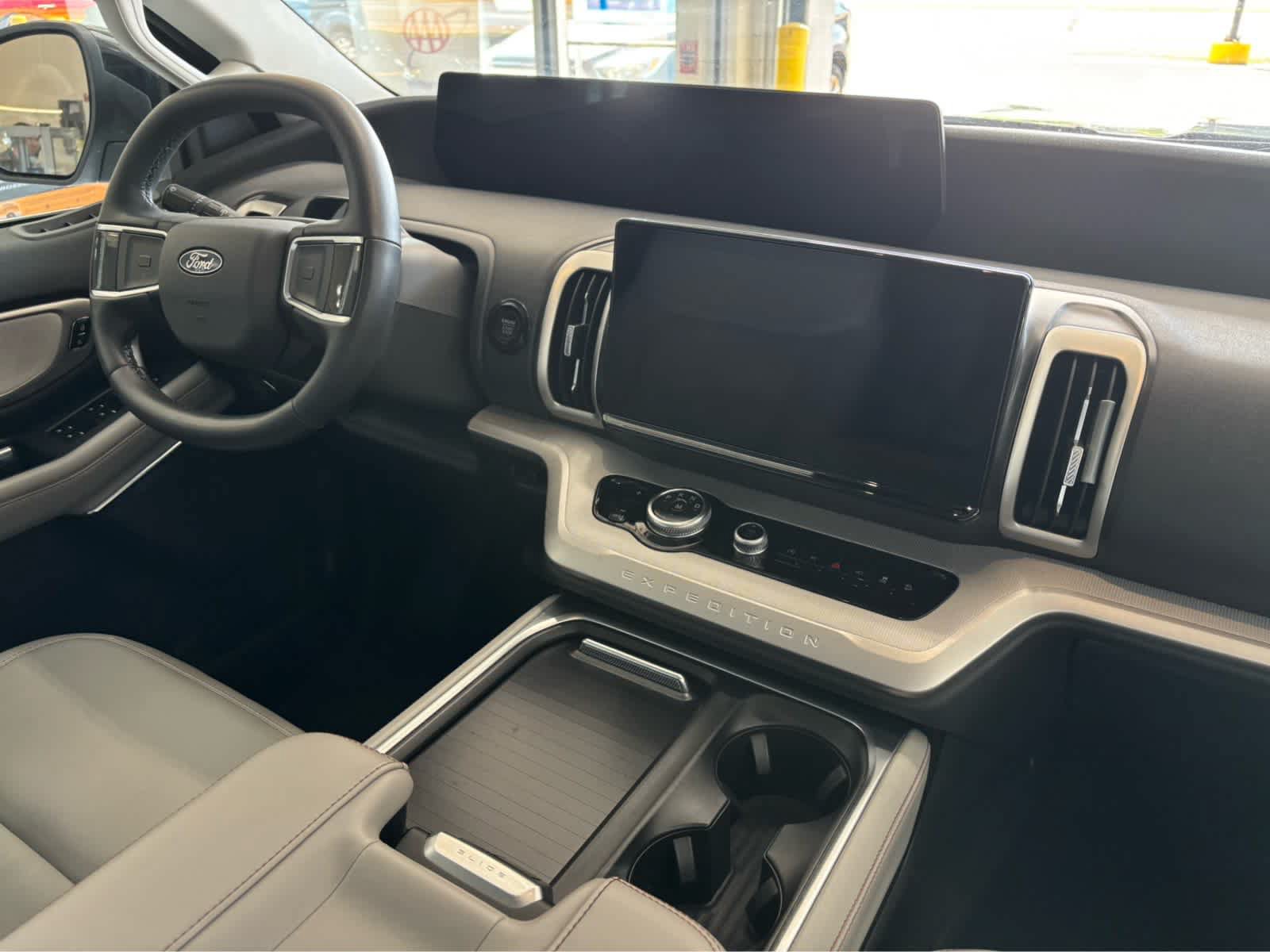 Certified 2025 Ford Expedition Active AWD/4WD image 15