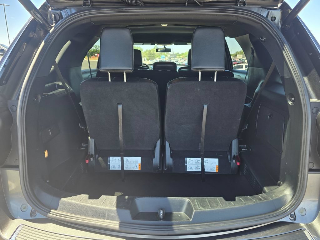Certified 2018 Ford Explorer XLT w/ Equipment Group 202A AWD/4WD image 33