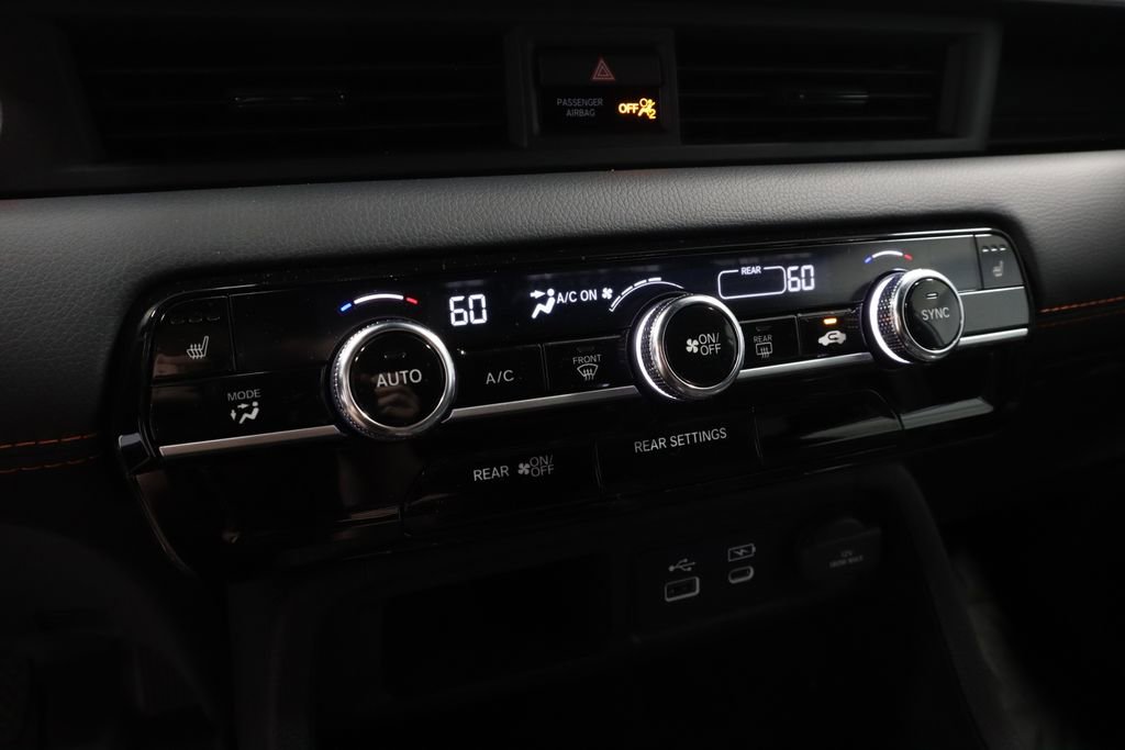 Used 2025 Honda Pilot Sport image 34