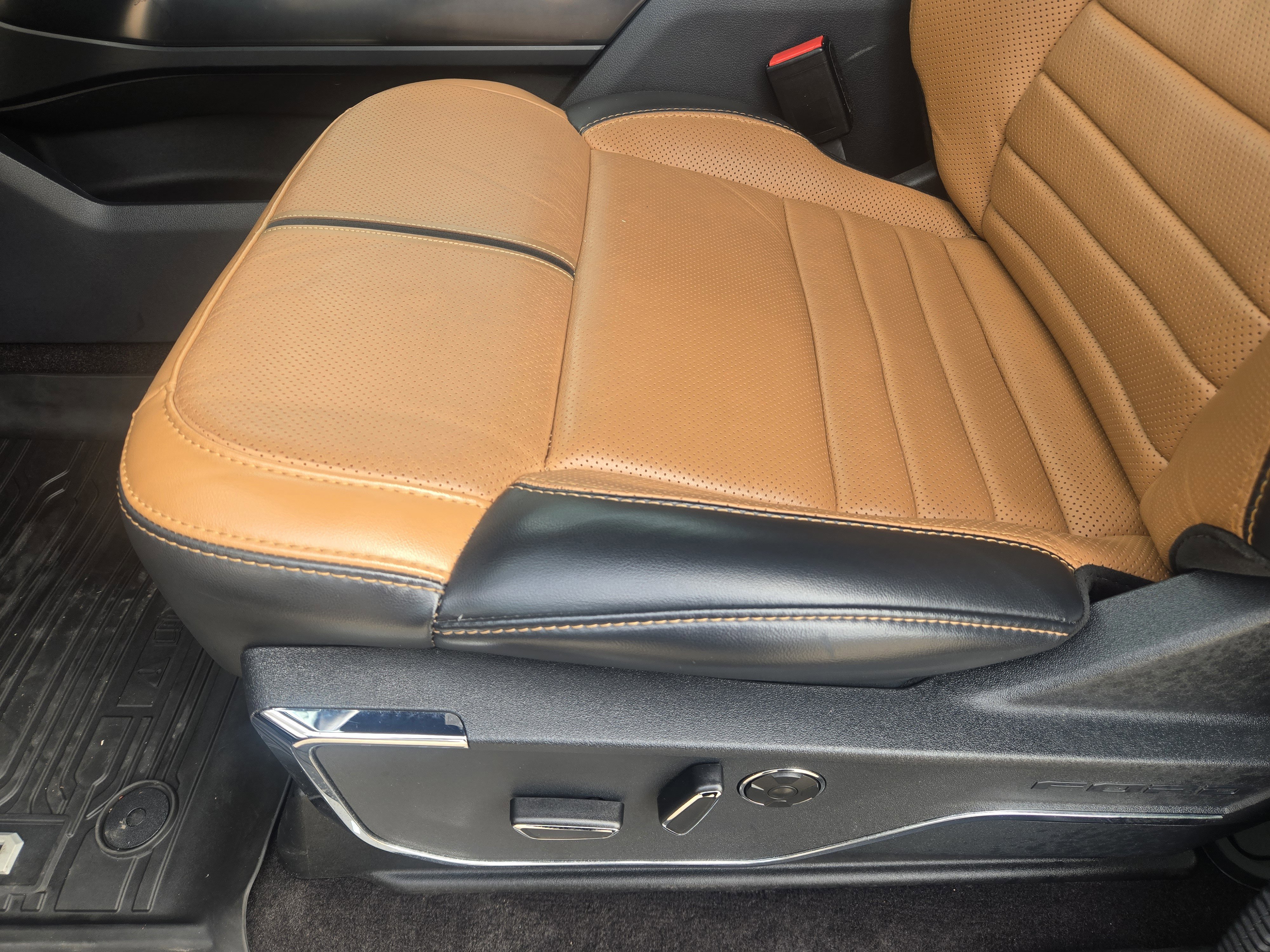 Certified 2022 Ford F150 Platinum w/ Equipment Group 701A High image 17