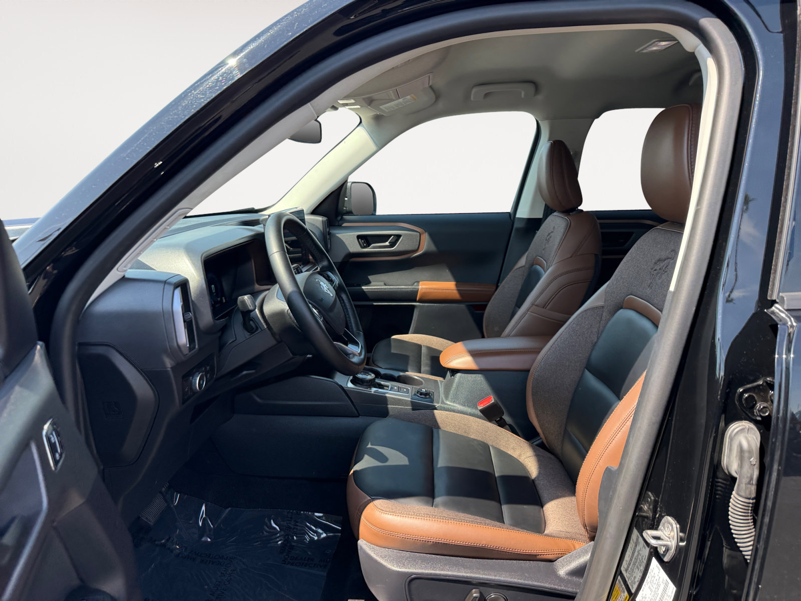 Certified 2025 Ford Bronco Sport Outer Banks w/ Outer Banks Tech Package+ AWD/4WD image 10