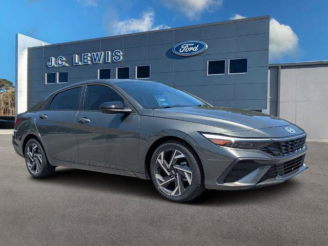 Used 2025 Hyundai Elantra Sport FWD image 1